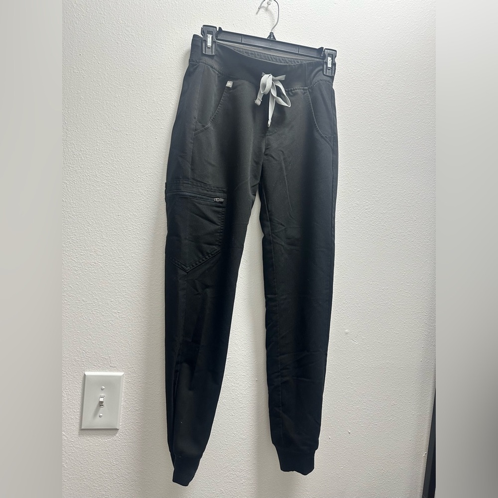 Figs black scrub pants